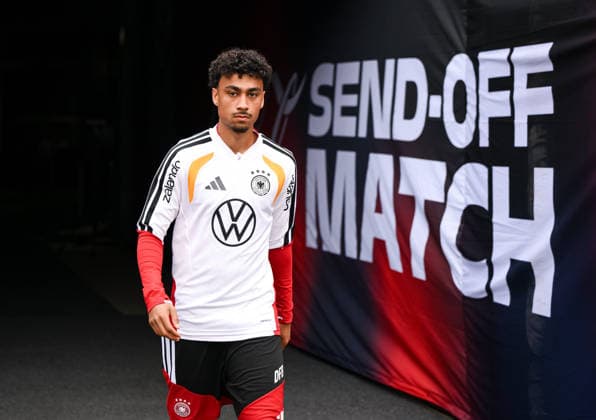 Soccer World Cup 2026 preparation Germany in Chicago 05 06 2026 Final training of the German national team at Solider Field Stadium before the test match against the USA Nathaniel Brown arrives at the stadium