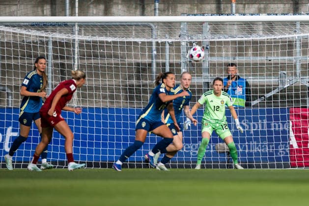 260605 Bella Andersson, Johanna Rytting Kaneryd, Anna Sandberg and goalkeeper Jennifer Falk of Sweden during the FIFA Women™s World Cup Qualifier football match between Denmark and Sweden on June 5, 2026 in Odense Photo Ludvig Thunman BILDBYRAN code LT LT0798 fotboll football soccer fotball vm kval kval fifa womens world cup qualifier qualifier danmark sverige sweden denmark dam bbeng bbauto  Copyright: LUDVIGxTHUNMAN BB260605LT037