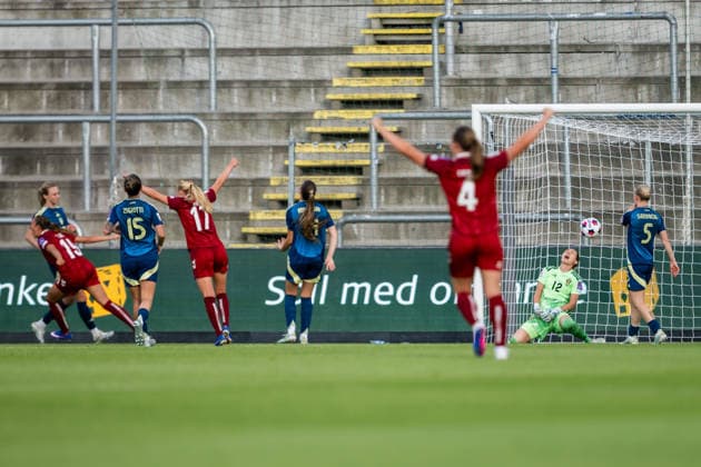 260605 Goalkeeper Jennifer Falk of Sweden looks dejected after 1 0 during the FIFA Women™s World Cup Qualifier football match between Denmark and Sweden on June 5, 2026 in Odense Photo Ludvig Thunman BILDBYRAN code LT LT0798 fotboll football soccer fotball vm kval kval fifa womens world cup qualifier qualifier danmark sverige sweden denmark dam bbeng depp  Copyright: LUDVIGxTHUNMAN BB260605LT062