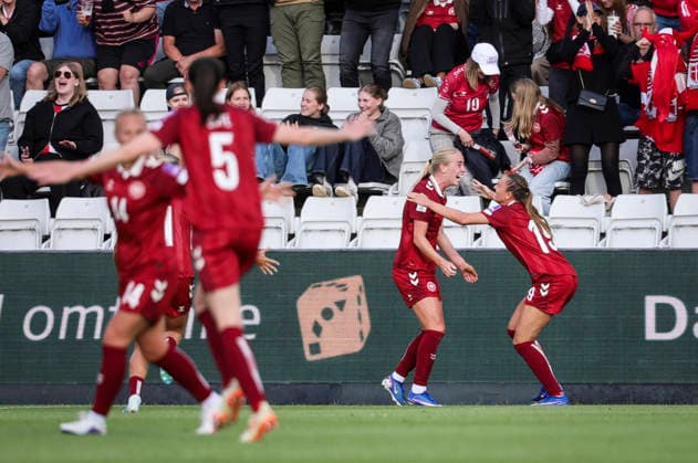 ODENSE, DENMARK 20260605 Denmarks Cecilie Floe 19, right, celebrates after scoring 1-0 during Fridays Womens World Cup 2027 qualifier between Denmark and Sweden at Odense Stadium ODENSE DENMARK x9200x  Copyright: xAdamxIhse TTx VM-KVAL DANMARK-SVERIGE