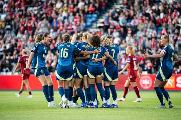 260605 Johanna Rytting Kaneryd of Sweden celebrates with team mates after 1 1 during the FIFA Women™s World Cup Qualifier football match between Denmark and Sweden on June 5, 2026 in Odense Photo Ludvig Thunman BILDBYRAN kod LT LT0798 fotboll football soccer fotball vm kval kval fifa womens world cup qualifier qualifier danmark sverige sweden denmark dam bbeng jubel  Copyright: LUDVIGxTHUNMAN BB260605LT088