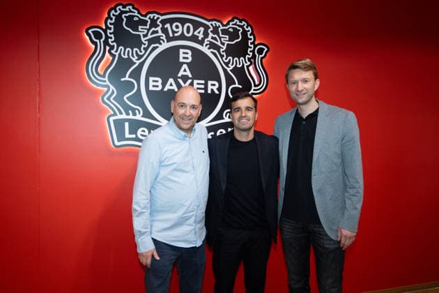 f l Fernando CARRO DE PRADA Chairman of the Management Board , Carles MARTINEZ, Martinez Novell, Head Coach, Simon ROLFES Managing Director Sport Presentation of Carles Martinez Novell as the new coach of Bayer Leverkusen 05 06 2025 in the Bayarena Leverkusen, Â