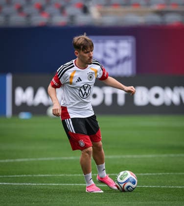 Soccer World Cup 2026 preparation Germany in Chicago 05 06 2026 Final training of the German national team at Solider Field Stadium before the test match against the USA Lennart Karl on the ball, later in training he gets injured