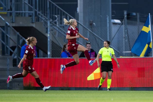 260605 Pernille Harder of Denmark celebrates after 2 1 during the FIFA Women™s World Cup Qualifier football match between Denmark and Sweden on June 5, 2026 in Odense Photo Ludvig Thunman BILDBYRAN code LT LT0798 fotboll football soccer fotball vm kval kval fifa womens world cup qualifier qualifier danmark sverige sweden denmark dam bbeng jubel  Copyright: LUDVIGxTHUNMAN BB260605LT108