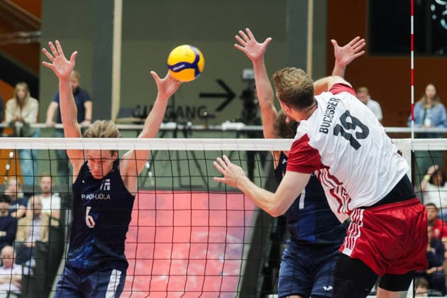 VOLLEYBALL - CEV EL, AUT vs FIN SCHWECHAT,AUSTRIA,05.JUN.26 - VOLLEYBALL - CEV European League, OEVV international match, Länderspiel, Nationalmannschaft Austria vs Finland. Image shows Paul Buchegger (AUT) and Petteri Tyynismaa (FIN).  GEPAxpictures xDavidxBitzan
