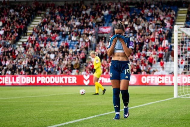 260605 Johanna Rytting Kaneryd of Sweden looks dejected during the FIFA Women™s World Cup Qualifier football match between Denmark and Sweden on June 5, 2026 in Odense Photo Ludvig Thunman BILDBYRAN code LT LT0798 fotboll football soccer fotball vm kval kval fifa womens world cup qualifier qualifier danmark sverige sweden denmark dam bbeng depp  Copyright: LUDVIGxTHUNMAN BB260605LT121