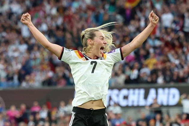 05 06 2026, xrekx, football world cup qualification women, Germany Norway v l goal celebration after the goal celebrating the goal celebrate 1 0 by Marie Müller Germany DFL DFB REGULATIONS PROHIBIT ANY USE OF PHOTOGRAPHS as IMAGE SEQUENCES and or QUASI VIDEO Köln