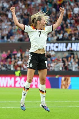 05 06 2026, xrekx, football world cup qualification women, Germany Norway v l goal celebration after the goal celebrating the goal celebrate 1 0 by Marie Müller Germany DFL DFB REGULATIONS PROHIBIT ANY USE OF PHOTOGRAPHS as IMAGE SEQUENCES and or QUASI VIDEO Köln