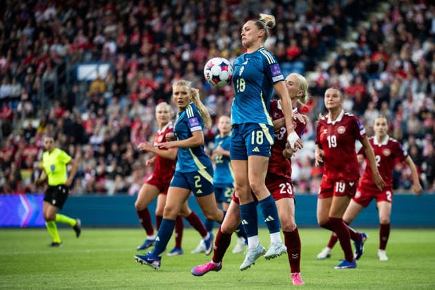 260605 Fridolina Rolfö of Sweden and Sofie Svava of Denmark during the FIFA Women™s World Cup Qualifier football match between Denmark and Sweden on June 5, 2026 in Odense Photo Ludvig Thunman BILDBYRAN code LT LT0798 fotboll football soccer fotball vm kval kval fifa womens world cup qualifier qualifier danmark sverige sweden denmark dam bbeng  Copyright: LUDVIGxTHUNMAN BB260605LT128