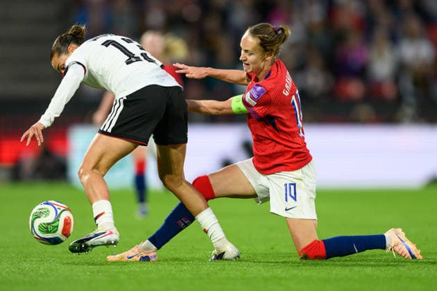 260605 Carlotta Wamser of Germany and Caroline Graham Hansen of Norway during the FIFA Women s World Cup Qualifier football match between Germany and Norway on June 5, 2026 in Cologne Photo Marius Simensen BILDBYRAN COP 238 MM0069 bbeng fotball soccer football fotboll fifa world cup qualifiers vm kvalifisering kvinner vm kvalik landskamp dam norge norway germany tyskland  Copyright: MARIUSxSIMENSEN BB260605ZG012