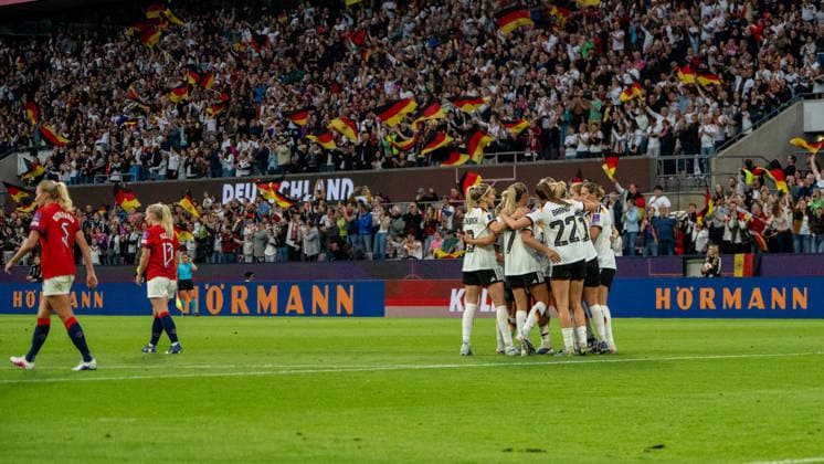 Germany Football FIFA Womens World Cup 2027 Qualification Europe, Matchday 5 Germany vs Norway RheinEnergieSTADION Cologne Carlotta Wamser Germany 13 scores the goal to make it 2-0 Joy, emotions, cheers Spectators, fans, stands, flag Copyright: xLuisxAlvarezx