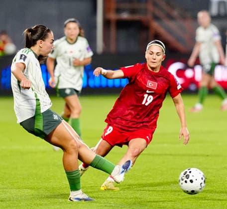 Turkiye v Northern Ireland - 2027 FIFA Women s World Cup European Qualifiers ISTANBUL, TURKIYE - JUNE 5: Busem Seker (19) of Turkiye in action against Ellie Mason (L) of Northern Ireland during the 2027 FIFA Women s World Cup European Qualifiers League B Group 2 match between Turkiye and Northern Ireland at Pendik Stadium in Istanbul, Turkiye on June 5, 2026. Erhan Elaldi Anadolu Istanbul Turkey. Editorial use only. Please get in touch for any other usage.  Copyright: x2026xAnadoluxErhanxElaldix