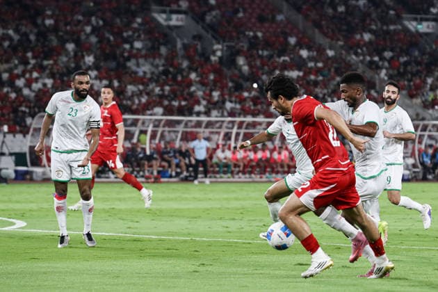 Indonesia v Oman - International Friendly, Länderspiel, Nationalmannschaft Indonesia s Nathan Tjoe-A-On dribbles the ball during the FIFA international friendly match against Oman at Gelora Bung Karno Stadium in Jakarta, Indonesia, on June 5, 2026. Jakarta Indonesia  Copyright: xFaisalxRamadhanx originalFilename:ramadhan-notitle260605_npm9i.jpg