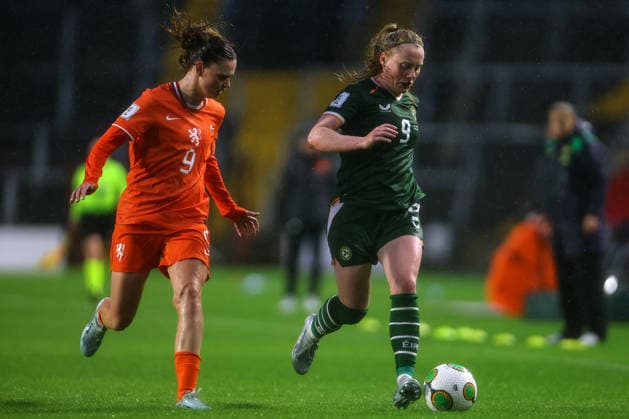 2027 FIFA Women s World Cup Qualifier, SuperValu Pairc Ui Chaoimh, Cork 5 6 2026 Republic of Ireland WNT vs The Netherlands Netherlands Liz Rijsbergen with Ireland s Amber Barrett Liz Rijsbergen with Amber Barrett 5 6 2026  Copyright: x INPHO BenxBradyx BB3_3661