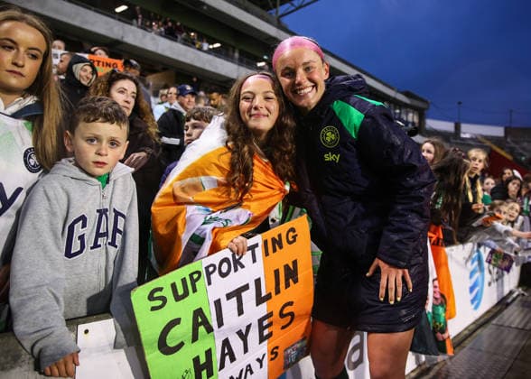 2027 FIFA Women s World Cup Qualifier, SuperValu Pairc Ui Chaoimh, Cork 5 6 2026 Republic of Ireland WNT vs The Netherlands Ireland s Caitlin Hayes with fans after the game Caitlin Hayes with fans after the game 5 6 2026  Copyright: x INPHO BenxBradyx BB1_0322