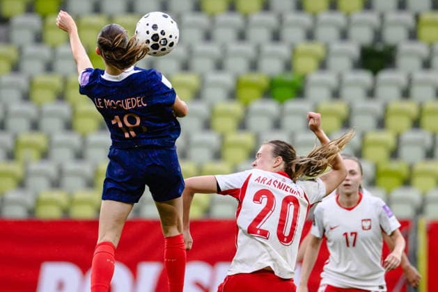 Gdansk 05.06.2026. Women s football match in the 2027 World Cup qualifiers between Poland and France in Gdansk, Poland --- Eliminacje do Mistrzostwa Swiata Kobiet w pilce noznej: Polska - Francja Persons Shown : Anaele Le Moguedec, Weronika Arasniewicz Fot. Marcin Gadomski Arena Akcji NEWSPIX.PL --- newspix.pl 