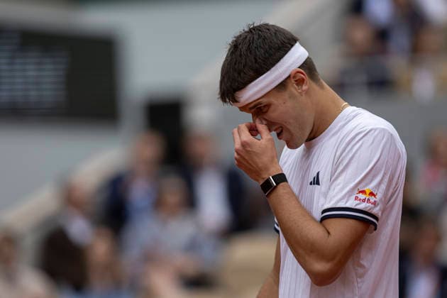 2026 French Open - Day Thirteen Jakub Mensik competes during the Roland Garros Grand Slam Tournament on June 5, 2026, in Paris, France. Paris France  Copyright: xRobertxSzaniszlox originalFilename:szaniszlo-notitle260605_npnfl.jpg