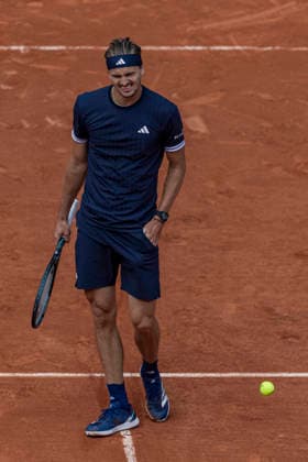 2026 French Open - Day Thirteen Alexander Zverev competes during the match at the Roland Garros Grand Slam Tournament on June 5, 2026, in Paris, France. Paris France  Copyright: xRobertxSzaniszlox originalFilename:szaniszlo-notitle260605_npplb.jpg