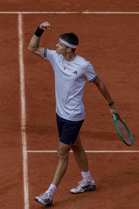 2026 French Open - Day Thirteen Jakub Mensik competes during the Roland Garros Grand Slam Tournament on June 5, 2026, in Paris, France. Paris France  Copyright: xRobertxSzaniszlox originalFilename:szaniszlo-notitle260605_nplI5.jpg