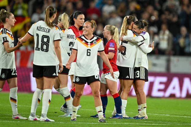 Final cheer Final cheer Emotion Joy of the team of Germany 05 06 2025 ¢ Football ¢ Womens World Cup Qualification 2027, Germany vs Norway, Rheinenergiestadion, Köln Koeln, NRW Germany Copyright: xpepphotox xHorstxMauelshagenx pep00321, pep_20260605_hm_365898