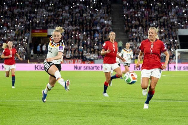Lea SCHUELLER SCHÜLLER GER 11, left shoots the ball at the goal, Guro BERGSVAND NOR 5, right cannot intervene, action, Soccer World Cup Qualification Europe Women, 2026 2027, Group A4, UEFA, Laenderspiel Deutschland GER Norwegen NOR , Endstand 2 0, am 05 06 2026 im Stadion Koeln Köln im R h e i n E n e r g i e S t a d i o n Deutschland UEFA regulations prohibit any use of photographs as image sequences and or quasi video Â