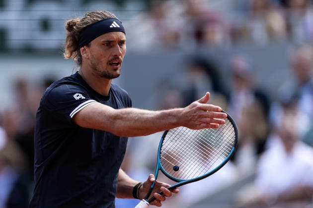 2026 French Open - Day Thirteen Alexander Zverev reacts during his men s singles semifinal match against Jakub Mensik on day 13 of the French Open tennis tournament on Court Philippe Chatrier at the Roland-Garros Complex in Paris, France. Paris France  Copyright: xIbrahimxEzzatx originalFilename:ezzat-notitle260605_npUfL.jpg