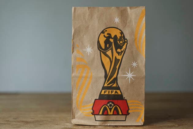 FIFA World Cup, WM, Weltmeisterschaft, Fussball McDonalds Sponsorship A McDonald s FIFA World Cup 2026 campaign paper bag is seen in this illustration photo in Los Angeles, California, on June 5, 2026. Los Angeles California United States  Copyright: xMichaelxYanowx originalFilename:yanow-fifaworl260605_npIsD.jpg
