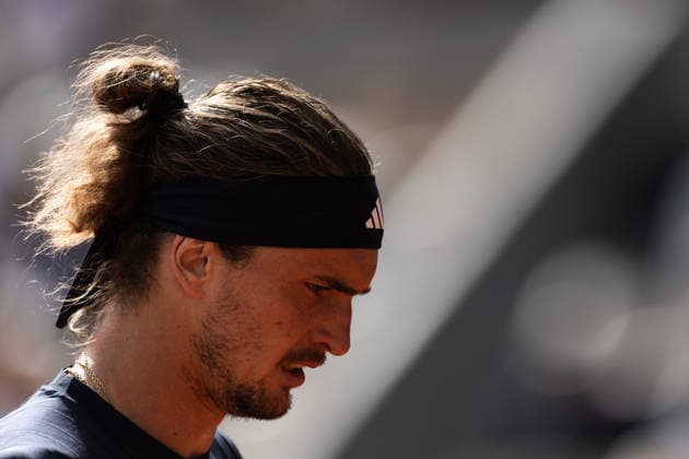 2026 French Open - Day Thirteen Alexander Zverev reacts during his men s singles semifinal match against Jakub Mensik on day 13 of the French Open tennis tournament on Court Philippe Chatrier at the Roland-Garros Complex in Paris, France. Paris France  Copyright: xIbrahimxEzzatx originalFilename:ezzat-notitle260605_npcXy.jpg