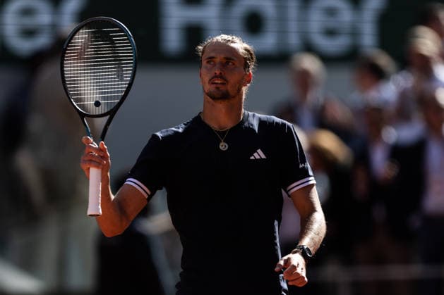 2026 French Open - Day Thirteen Alexander Zverev reacts after winning his men s singles semifinal match against Jakub Mensik on day 13 of the French Open tennis tournament on Court Philippe Chatrier at the Roland-Garros Complex in Paris, France. Paris France  Copyright: xIbrahimxEzzatx originalFilename:ezzat-notitle260605_npj7z.jpg
