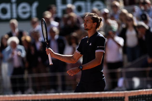 2026 French Open - Day Thirteen Alexander Zverev reacts after winning his men s singles semifinal match against Jakub Mensik on day 13 of the French Open tennis tournament on Court Philippe Chatrier at the Roland-Garros Complex in Paris, France. Paris France  Copyright: xIbrahimxEzzatx originalFilename:ezzat-notitle260605_npF2p.jpg