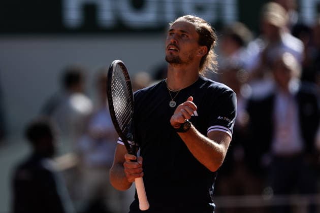 2026 French Open - Day Thirteen Alexander Zverev reacts after winning his men s singles semifinal match against Jakub Mensik on day 13 of the French Open tennis tournament on Court Philippe Chatrier at the Roland-Garros Complex in Paris, France. Paris France  Copyright: xIbrahimxEzzatx originalFilename:ezzat-notitle260605_npsUe.jpg