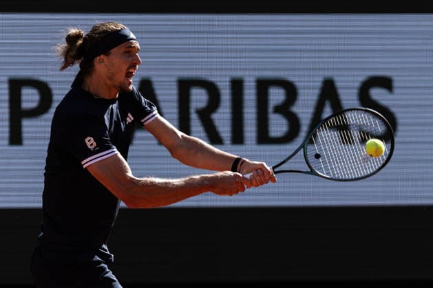 2026 French Open - Day Thirteen Alexander Zverev competes in his men s singles semifinal match against Jakub Mensik on day 13 of the French Open tennis tournament at Court Philippe Chatrier in the Roland-Garros Complex, Paris, France. Paris France  Copyright: xIbrahimxEzzatx originalFilename:ezzat-notitle260605_npRha.jpg