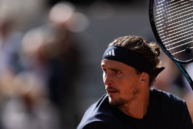 2026 French Open - Day Thirteen Alexander Zverev competes in his men s singles semifinal match against Jakub Mensik on day 13 of the French Open tennis tournament at Court Philippe Chatrier in the Roland-Garros Complex, Paris, France. Paris France  Copyright: xIbrahimxEzzatx originalFilename:ezzat-notitle260605_npURX.jpg