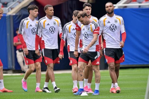 Ahead of FIFA World Cup, WM, Weltmeisterschaft, Fussball 2026 CHICAGO, ILLINOIS - JUNE 05: Players of Germany walk across the pitch during a training session at Soldier Field on June 05, 2026 in Chicago, Illinois. Germany will face the United States in an International Friendly, Länderspiel, Nationalmannschaft match on June 6 as a final warm-up game ahead of the FIFA World Cup 2026. Jacek Boczarski Anadolu Illinois United States. Editorial use only. Please get in touch for any other usage.  Copyright: x2026xAnadoluxJacekxBoczarskix