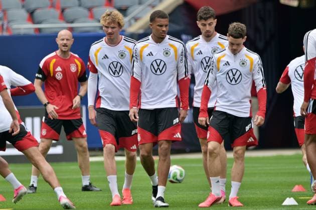 Ahead of FIFA World Cup, WM, Weltmeisterschaft, Fussball 2026 CHICAGO, ILLINOIS - JUNE 05: Players of Germany walk across the pitch during a training session at Soldier Field on June 05, 2026 in Chicago, Illinois. Germany will face the United States in an International Friendly, Länderspiel, Nationalmannschaft match on June 6 as a final warm-up game ahead of the FIFA World Cup 2026. Jacek Boczarski Anadolu Illinois United States. Editorial use only. Please get in touch for any other usage.  Copyright: x2026xAnadoluxJacekxBoczarskix