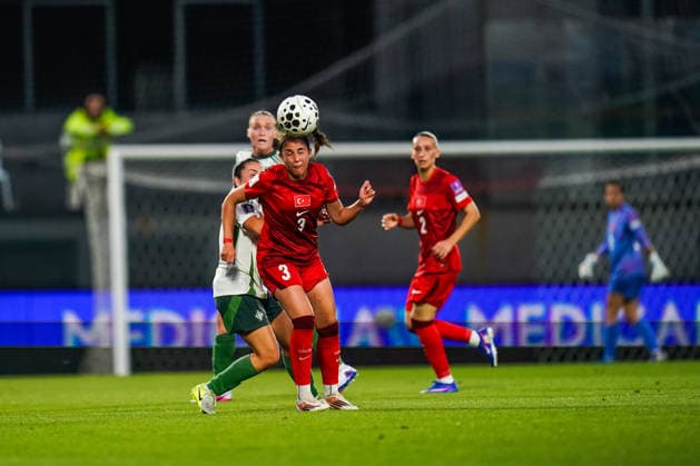 Turkey v Norhern Ireland - FIFA Women s World Cup 2027 Qualifier Fatma Sakar of Turkey heads the ball during the 2027 FIFA Women s World Cup Qualifier between Turkey and Northern Ireland at Pendik Stadium on June 5, 2026, in Istanbul, Turkey. Istanbul Istanbul Turkey  Copyright: xYagizxGurtugx originalFilename:gurtug-turkiyev260605_nph4o.jpg