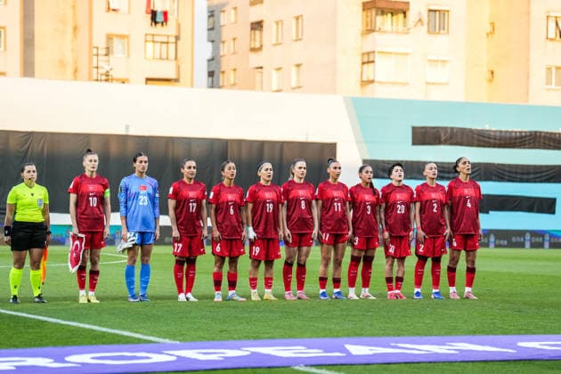 Turkey v Norhern Ireland - FIFA Women s World Cup 2027 Qualifier The Turkish team stands for their national anthem during the 2027 FIFA Women s World Cup Qualifier between Turkey and Northern Ireland at Pendik Stadium on June 5, 2026, in Istanbul, Turkey. Istanbul Istanbul Turkey  Copyright: xYagizxGurtugx originalFilename:gurtug-turkiyev260605_npyzZ.jpg