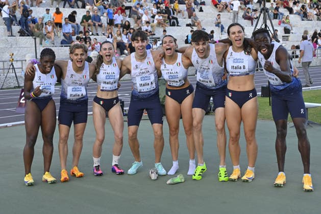 IPA85371514 - Rome , Italy. 05 June, 2026. Italy A and Italy B teams after the 4x100 meters mixed relay during the International Athletics Meeting Roma Sprint Festival 2026 at Stadio dei Marmi. Credit Roberto Bettacchi  Copyright: xRobertoxBettacchi IPAxSportx xx 85371514