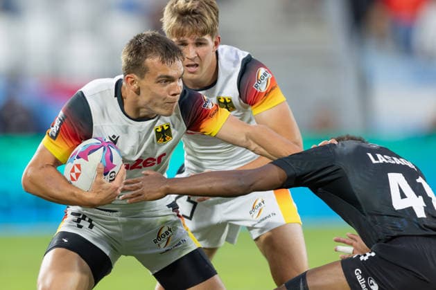 New Zealand Germany, SVNS Rugby World Championship Cedric Eichholz Germany, 54 keeps New Zealands Kele Lasaqa at bay In the background Michael Goedeke Germany, 25 Second group match of the German team against the All Blacks Sevens from New Zealand Third tournament of the SVNS World Championship, Sevens Rugby World Cup from June 5 to 7, 2026 in Bordeaux France Day 1, group matches on June 5, 2026 , Bordeaux Region Nouvelle Aquitaine France Stade Atlantique