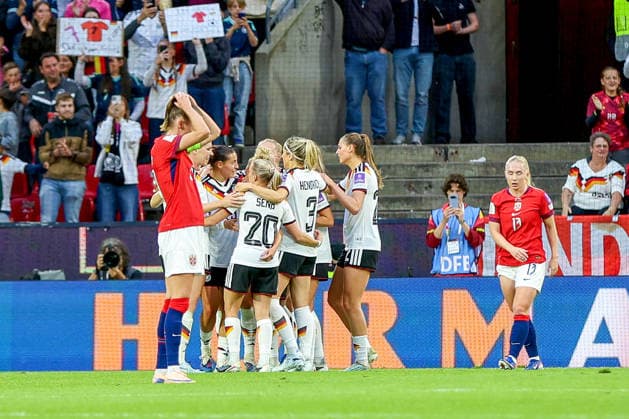 05 06 2026, xsscx, Football, International match, World Cup Qualification Women, Germany Norway, Rhein Energie Stadium in Cologne Goal celebration after the 2-0 goal by scorer Carlotta Wamser Germany 13 DFB regulations prohibit any use of photographs as image sequences and or quasi video Photo xSandraxScherningxPressefotoKochx Nordrhein Westfalen Germany