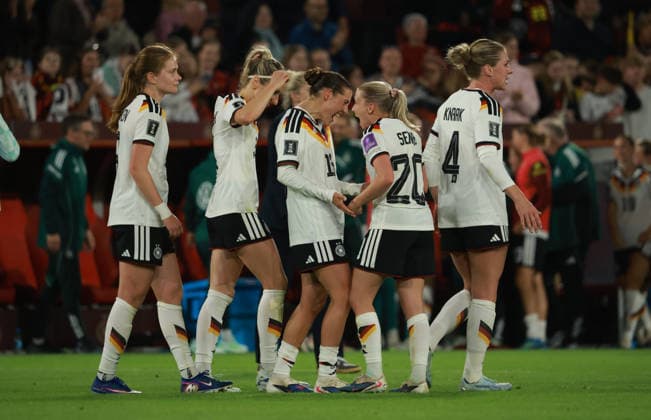 Final cheer from l Sjoeke Nüsken GER , Kathrin Hendrich, Carlotta Wamser, Elisa Senss and Rebecca Knaak GER , Womens World Cup Qualification Group A4, Germany vs Norway, Cologne, 05 06 2026