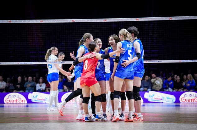 Team Japan celebrates returns a shot against Team Ukraine during their womens Volleyball Nations League (VNL) match on June 5, 2026 in Quebec City, Canada. Noxthirdxpartyxsales  aflo_333390476 MathieuxBelangerx