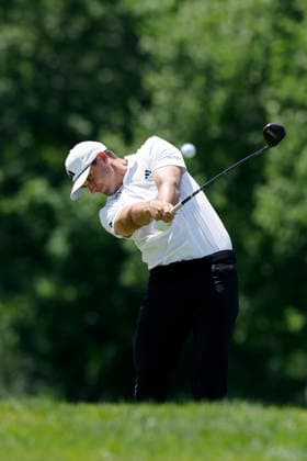 DUBLIN, OH - JUNE 05: Ludvig Aberg of Sweden plays a tee shot at the eighteenth hole during the second round of the Memorial Tournament presented by Workday 2026 on June 05, 2026 at Muirfield Village Golf Club in Dublin, Ohio. (Photo by Joe Robbins Icon Sportswire) GOLF: JUN 05 PGA, Golf Herren the Memorial Tournament presented by Workday EDITORIAL USE ONLY Icon5732606050162