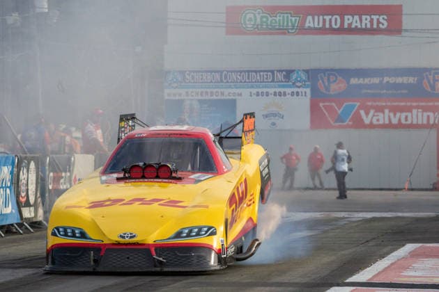 EPPING, NH - JUNE 05: Funny Car driver, JR Todd ( 373) DHL TOYOTA SUPRA does a burnout during qualifying for the Motorsport, Herren, USA, Dragster Drag Race New England Nationals on June 05, 2026, at New England Dragway in Epping, NH. (Photo by David Hahn Icon Sportswire) AUTO: JUN 05 NHRA New England Nationals EDITORIAL USE ONLY Icon260605008