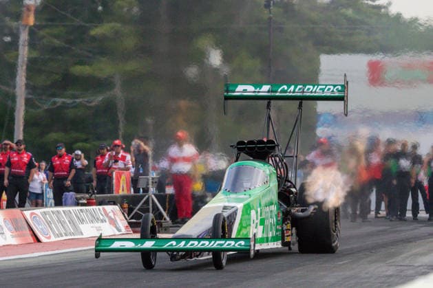 EPPING, NH - JUNE 05: Top Fuel driver, Tony Stewart ( 14) R+L CARRIERS launches off the line during qualifying for the Motorsport, Herren, USA, Dragster Drag Race New England Nationals on June 05, 2026, at New England Dragway in Epping, NH. (Photo by David Hahn Icon Sportswire) AUTO: JUN 05 NHRA New England Nationals EDITORIAL USE ONLY Icon260605014