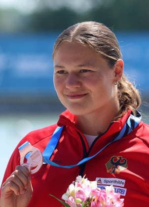 09.05.2026 Szeged(Hungary) ICF Canoe Sprint world cup K1 Women 1000m medal ceremony Caroline HEUSER Germany bronze medal :