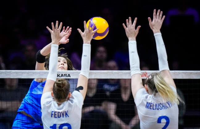 Team Japan Yukiko Wada hits a shot against Team Ukraine during their womens Volleyball Nations League (VNL) match on June 5, 2026 in Quebec City, Canada. Noxthirdxpartyxsales  aflo_333391512 MathieuxBelangerx