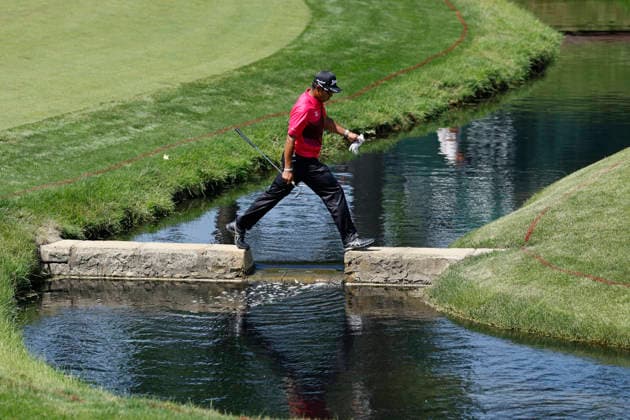 DUBLIN, OH - JUNE 05: Hideki Matsuyama of Japan crosses the creek on the way to the green at the fourteenth hole during the second round of the Memorial Tournament presented by Workday 2026 on June 05, 2026 at Muirfield Village Golf Club in Dublin, Ohio. (Photo by Joe Robbins Icon Sportswire) GOLF: JUN 05 PGA, Golf Herren the Memorial Tournament presented by Workday EDITORIAL USE ONLY Icon5732606050362