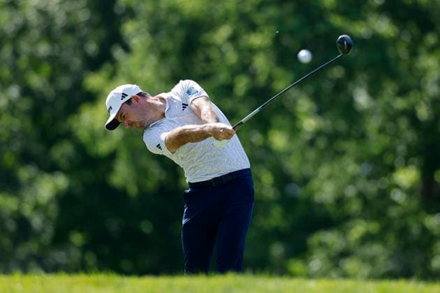 DUBLIN, OH - JUNE 05: Nick Taylor of Canada plays a tee shot at the eighteenth hole during the second round of the Memorial Tournament presented by Workday 2026 on June 05, 2026 at Muirfield Village Golf Club in Dublin, Ohio. (Photo by Joe Robbins Icon Sportswire) GOLF: JUN 05 PGA, Golf Herren the Memorial Tournament presented by Workday EDITORIAL USE ONLY Icon5732606050402