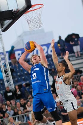 June 5, 2026, Warsaw, Masovian Voivodeship, Poland: Netherlands WORTHY DE JONG (54) and Czechia s ADAM RUZICKA (22) in action during a FIBA 3x3 Basketball World Cup men s last 16 game between Netherlands and Czechia in Warsaw, Poland. Warsaw Poland - ZUMAk204 20260605_zip_k204_014 Copyright: xRomanxKozielx